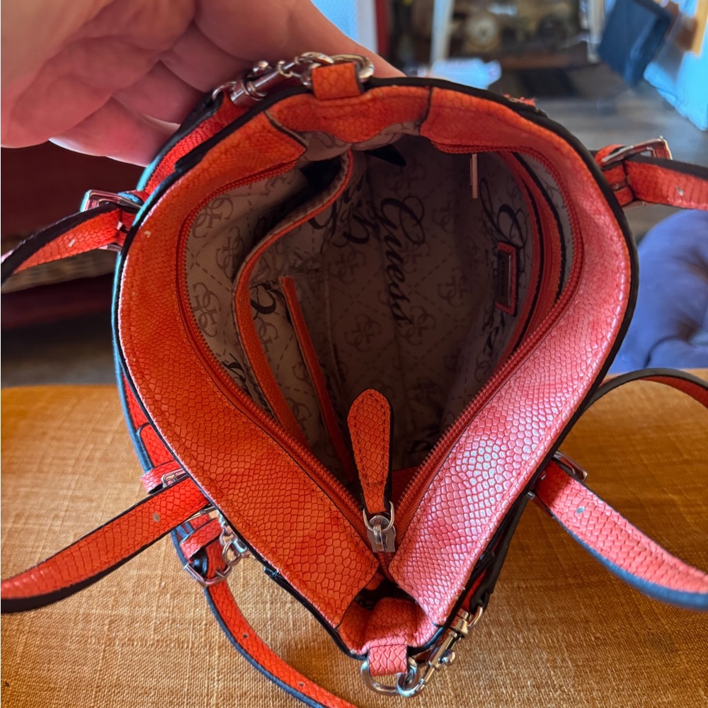 Guess Dayan Shopper Purse/crossbody. NWOT - Picture 7 of 8